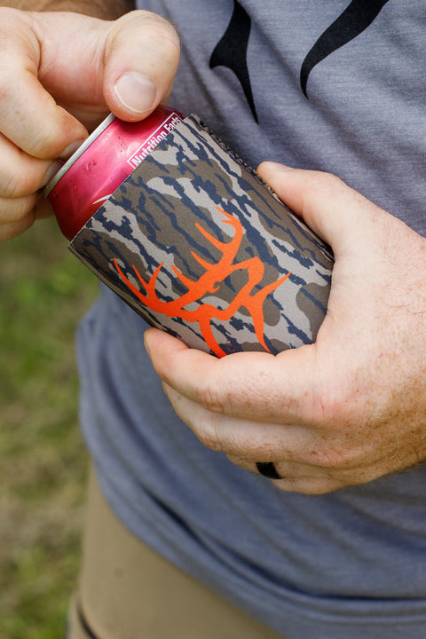 Buck Commander Magnetic Mossy Oak Can Cooler