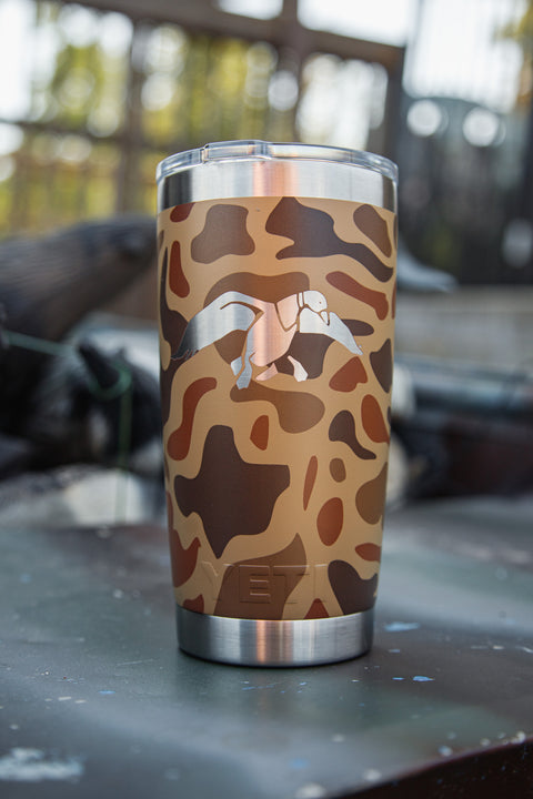 Duck Commander 20oz Wetlands Camo Icon Yeti Rambler